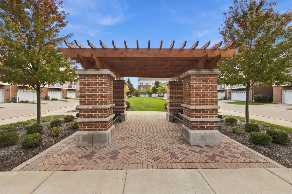 2910 REFLECTION Drive, Naperville, IL 60564 — photo 4