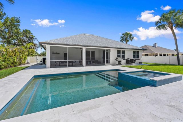 8361 SE Pilots Cove Terrace, Hobe Sound, FL 33455