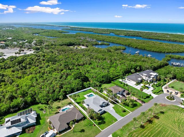 8361 SE Pilots Cove Terrace, Hobe Sound, FL 33455