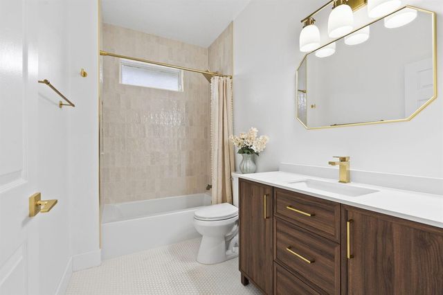 8361 SE Pilots Cove Terrace, Hobe Sound, FL 33455