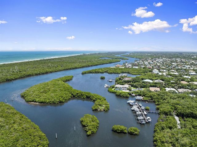 8361 SE Pilots Cove Terrace, Hobe Sound, FL 33455