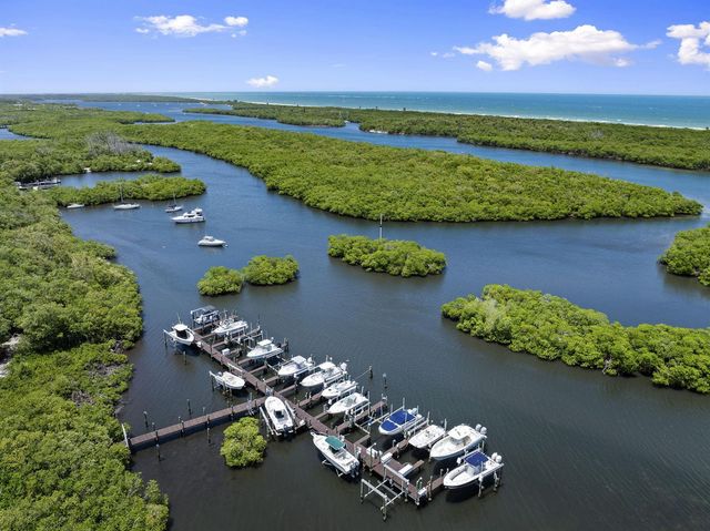 8361 SE Pilots Cove Terrace, Hobe Sound, FL 33455