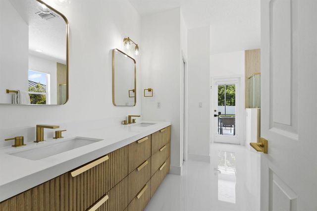 8361 SE Pilots Cove Terrace, Hobe Sound, FL 33455