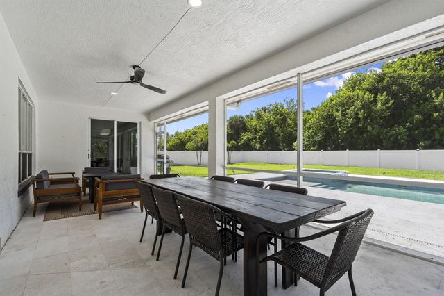 8361 SE Pilots Cove Terrace, Hobe Sound, FL 33455
