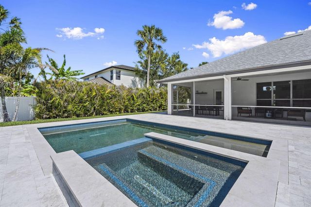 8361 SE Pilots Cove Terrace, Hobe Sound, FL 33455