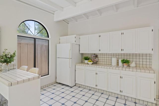 217 Diablo Avenue, Mountain View, CA 94043