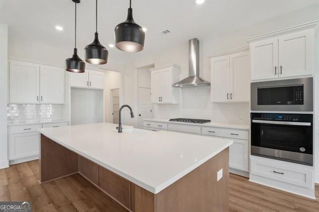 8340 Creekside Overlook Drive, Gainesville, GA 30506