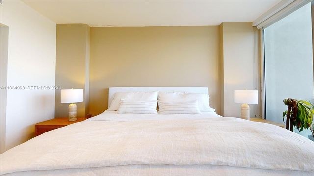 9940 W Bay Harbor Dr 5E-N, Bay Harbor Islands, FL 33154