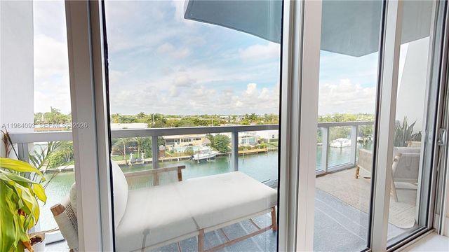 9940 W Bay Harbor Dr 5E-N, Bay Harbor Islands, FL 33154