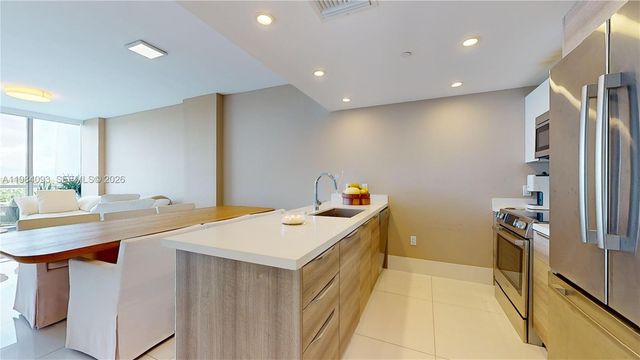 9940 W Bay Harbor Dr 5E-N, Bay Harbor Islands, FL 33154