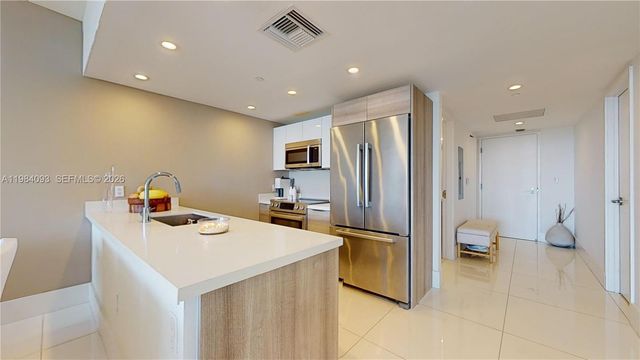 9940 W Bay Harbor Dr 5E-N, Bay Harbor Islands, FL 33154