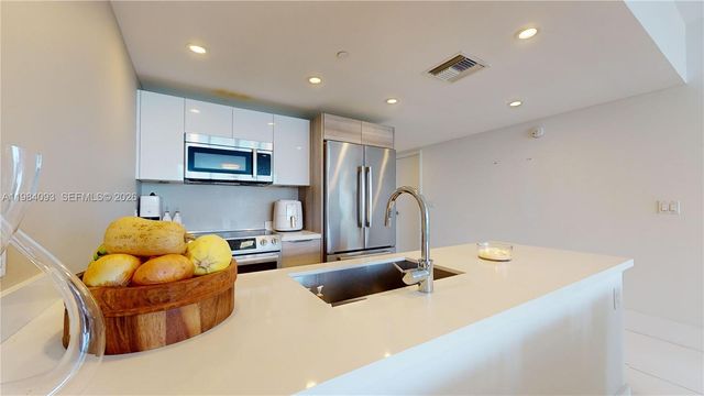 9940 W Bay Harbor Dr 5E-N, Bay Harbor Islands, FL 33154