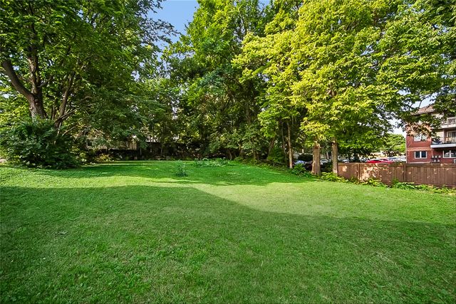 4000 University Avenue 5, Des Moines, IA 50311
