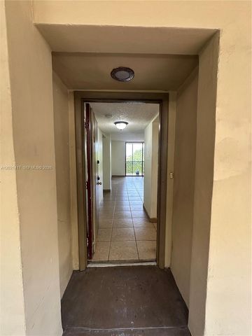 8635 NW 8th St 320, Miami, FL 33126