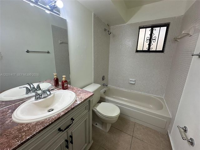 8635 NW 8th St 320, Miami, FL 33126