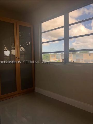 130 NE 202nd Ter S22, Miami Gardens, FL 33179