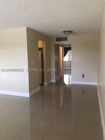 130 NE 202nd Ter S22, Miami Gardens, FL 33179