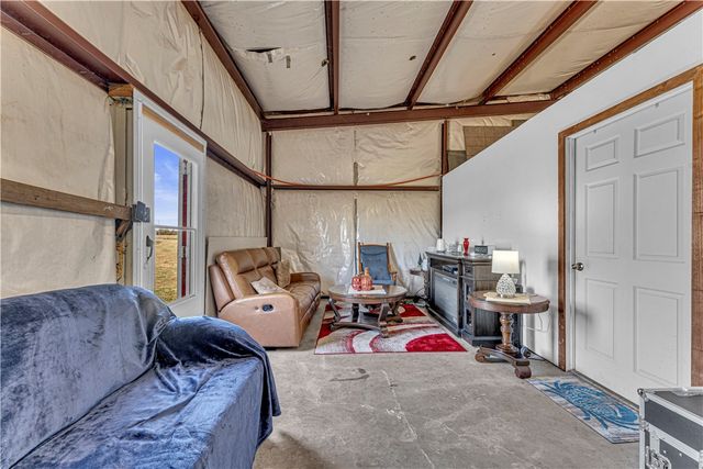 19731 Nokes Farm Road, Siloam Springs, AR 72761