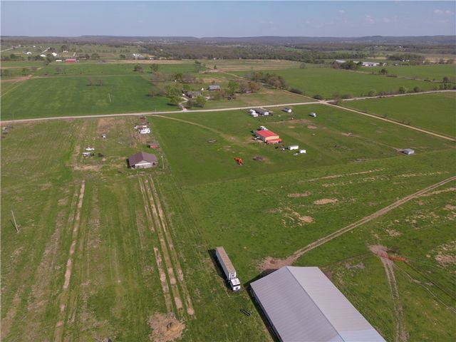 19731 Nokes Farm Road, Siloam Springs, AR 72761