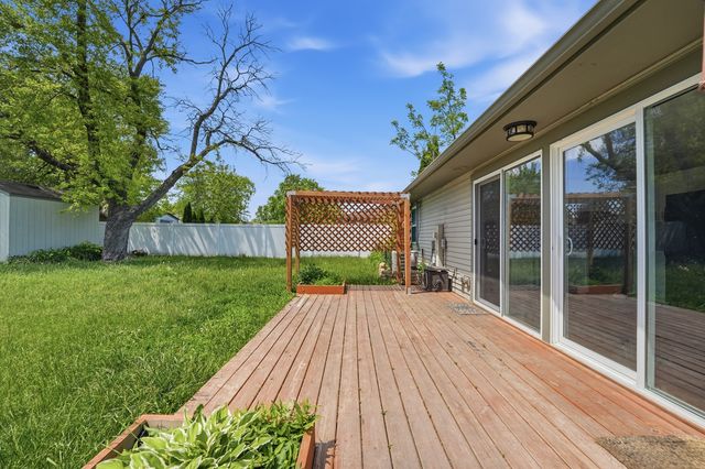 1151 Leawood Drive, Elgin, IL 60120