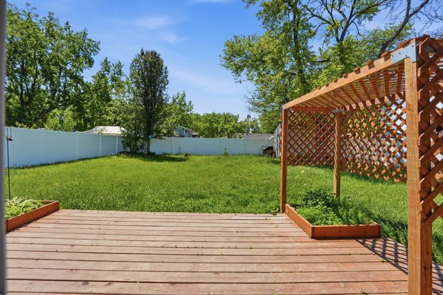 1151 Leawood Drive, Elgin, IL 60120