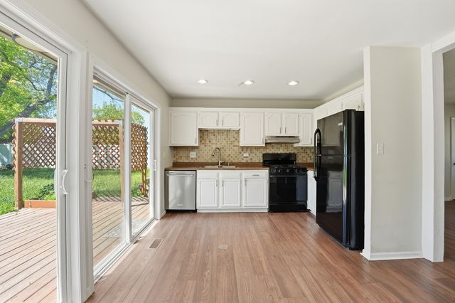 1151 Leawood Drive, Elgin, IL 60120