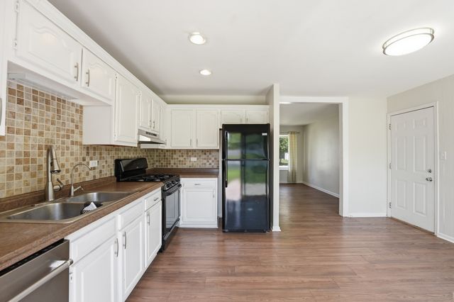 1151 Leawood Drive, Elgin, IL 60120