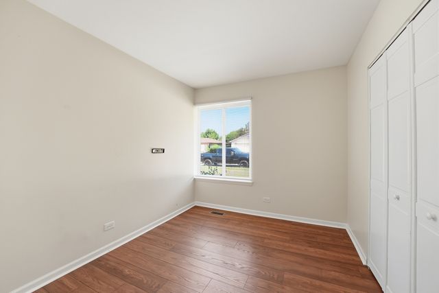 1151 Leawood Drive, Elgin, IL 60120
