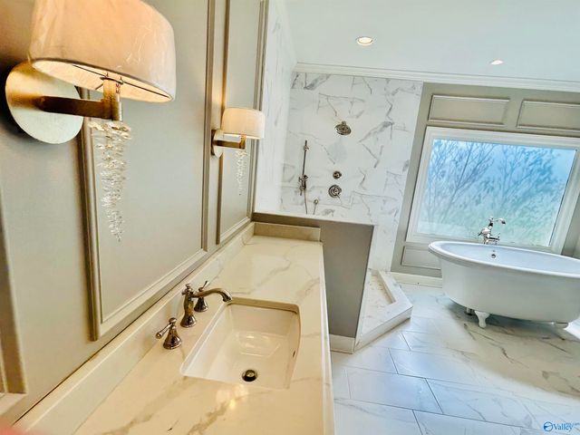 1501 Blackhall Lane, Decatur, AL 35601