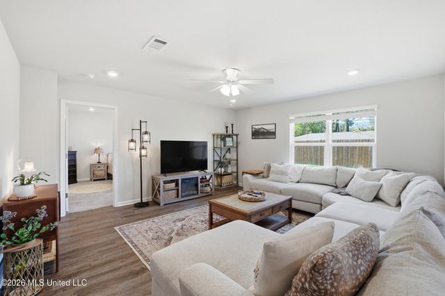 1090 Enclave Circle, Long Beach, MS 39560