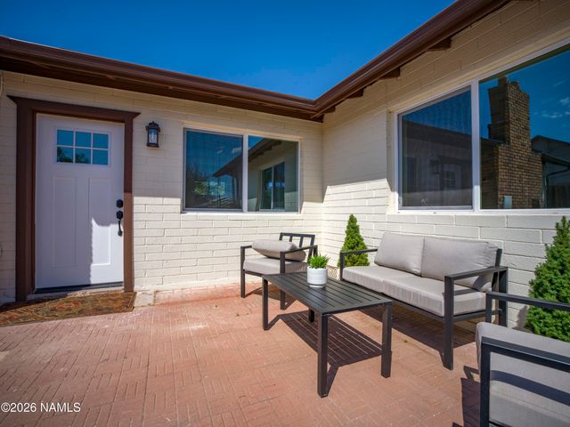 108 E Oak Street, Winslow, AZ 86047