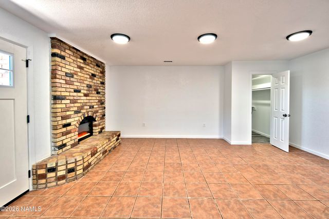 108 E Oak Street, Winslow, AZ 86047