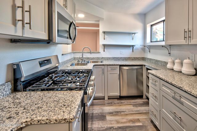 108 E Oak Street, Winslow, AZ 86047