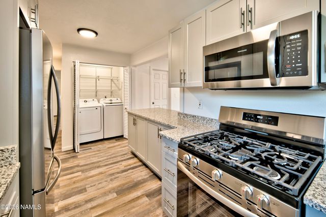 108 E Oak Street, Winslow, AZ 86047