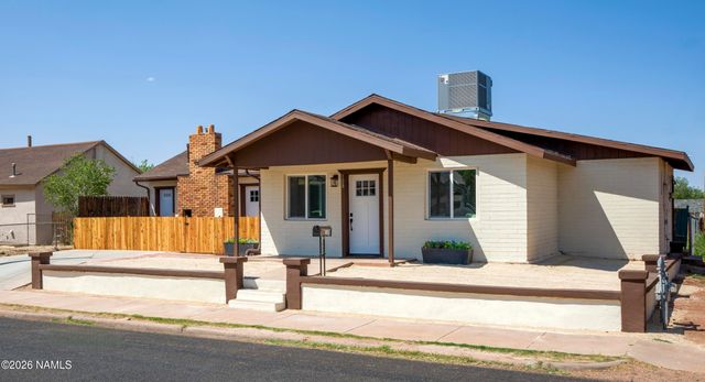 108 E Oak Street, Winslow, AZ 86047