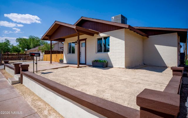 108 E Oak Street, Winslow, AZ 86047