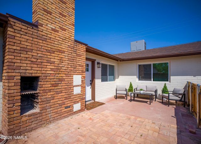 108 E Oak Street, Winslow, AZ 86047
