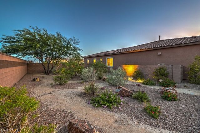 9760 Arch Canyon Court, Las Vegas, NV 89149