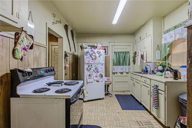 145 N White Avenue, Kansas City, MO 64123