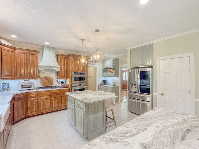 1015 Latti Reese Rd, Hartsville, TN 37074