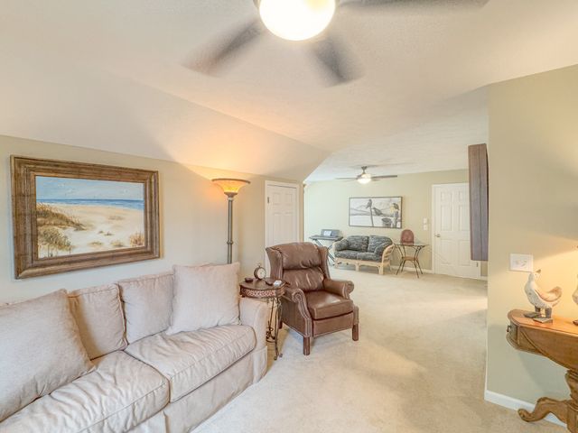 1015 Latti Reese Rd, Hartsville, TN 37074