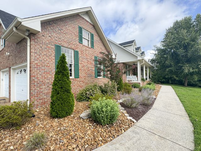 1015 Latti Reese Rd, Hartsville, TN 37074