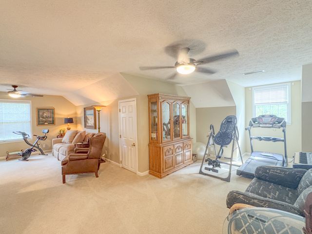 1015 Latti Reese Rd, Hartsville, TN 37074