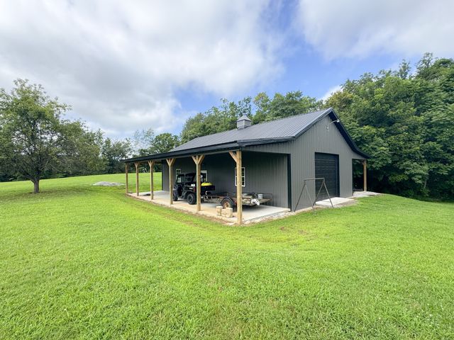 1015 Latti Reese Rd, Hartsville, TN 37074
