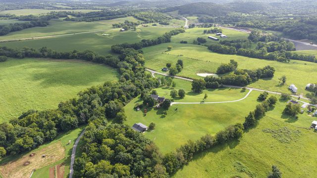 1015 Latti Reese Rd, Hartsville, TN 37074