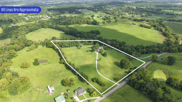 1015 Latti Reese Rd, Hartsville, TN 37074