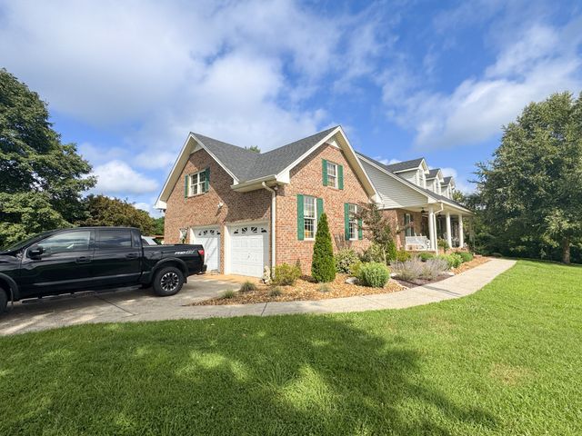 1015 Latti Reese Rd, Hartsville, TN 37074