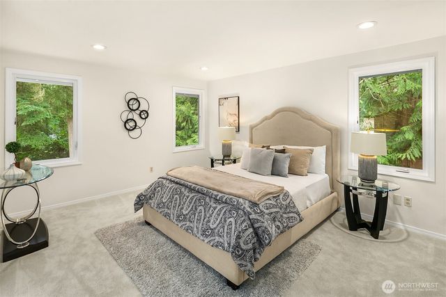 24106 NE 6th Place, Sammamish, WA 98074