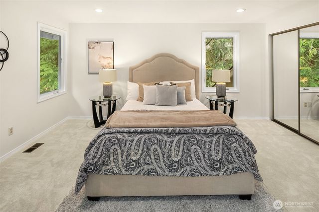 24106 NE 6th Place, Sammamish, WA 98074