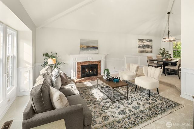 24106 NE 6th Place, Sammamish, WA 98074